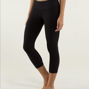 Lululemon Athletica cropped leggings